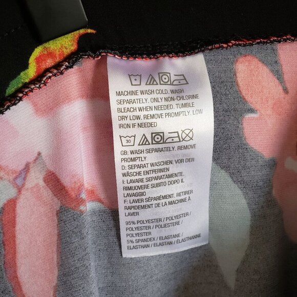 Susan Graver Floral Liquid Knit Pull-On Wide Leg Crop Pant Black Size Women's XL - Picture 10 of 10